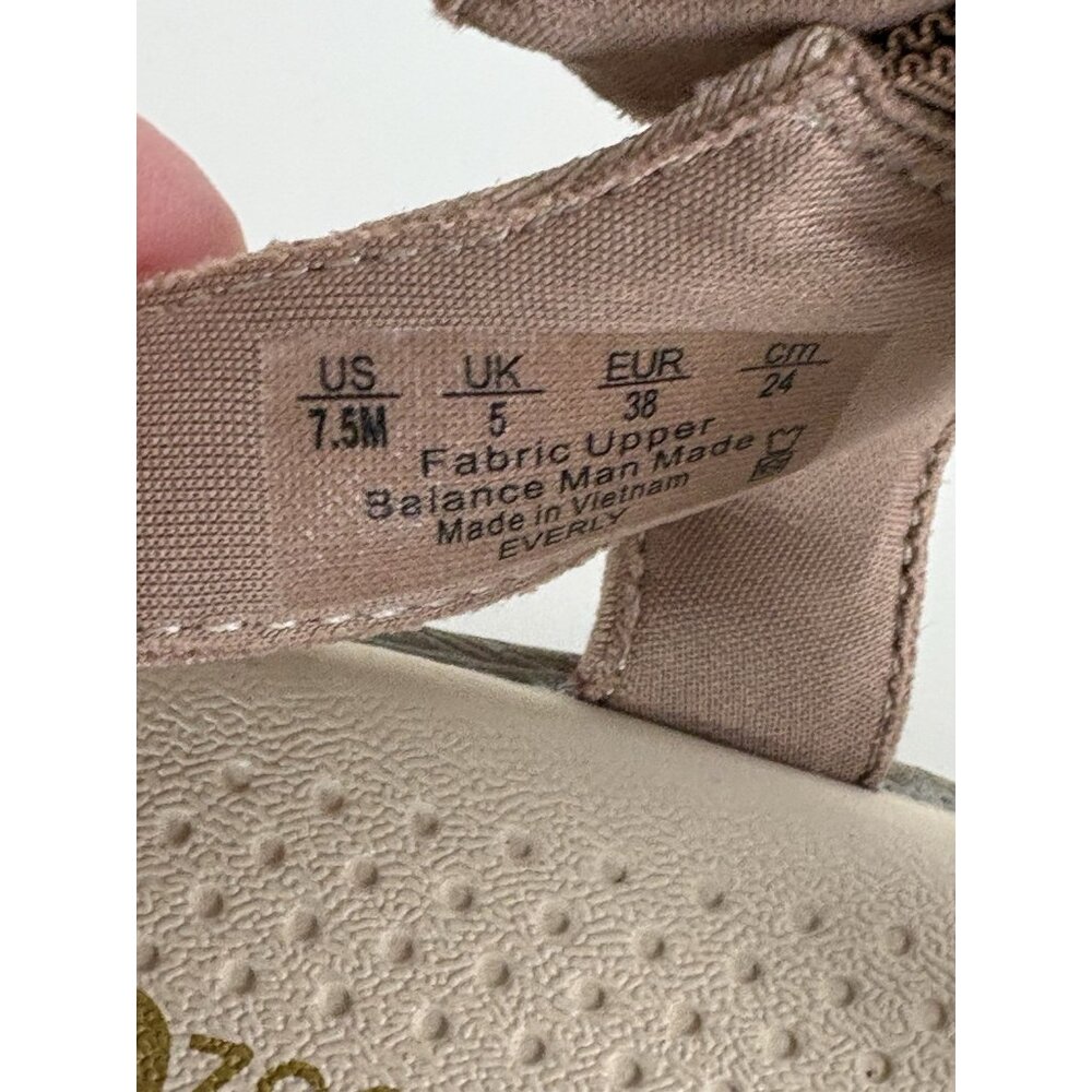 Bzees Women's Shoes Size 7.5 Everly Tan/Nude Block Heel Strappy Sandals Comfort - Picture 10 of 10